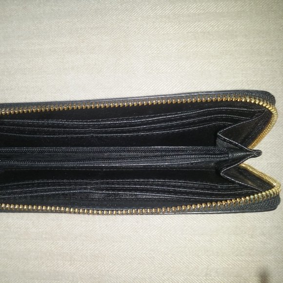 Michael Kors Black Wallet - Picture 4 of 5